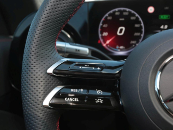 Mercedes-Benz CLA 250+ mit EQ Technologie AMG Night Panorama