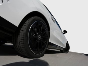 Mercedes-Benz CLA 250+ mit EQ Technologie AMG Night Panorama