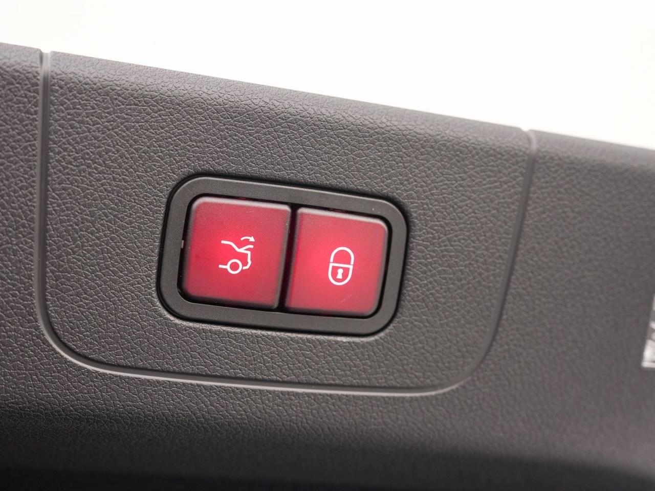 Mercedes-Benz CLA 250+ AMG Night Panorama AHK Memory HUD