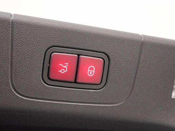 Mercedes-Benz CLA 250+ AMG Night Panorama AHK Memory HUD