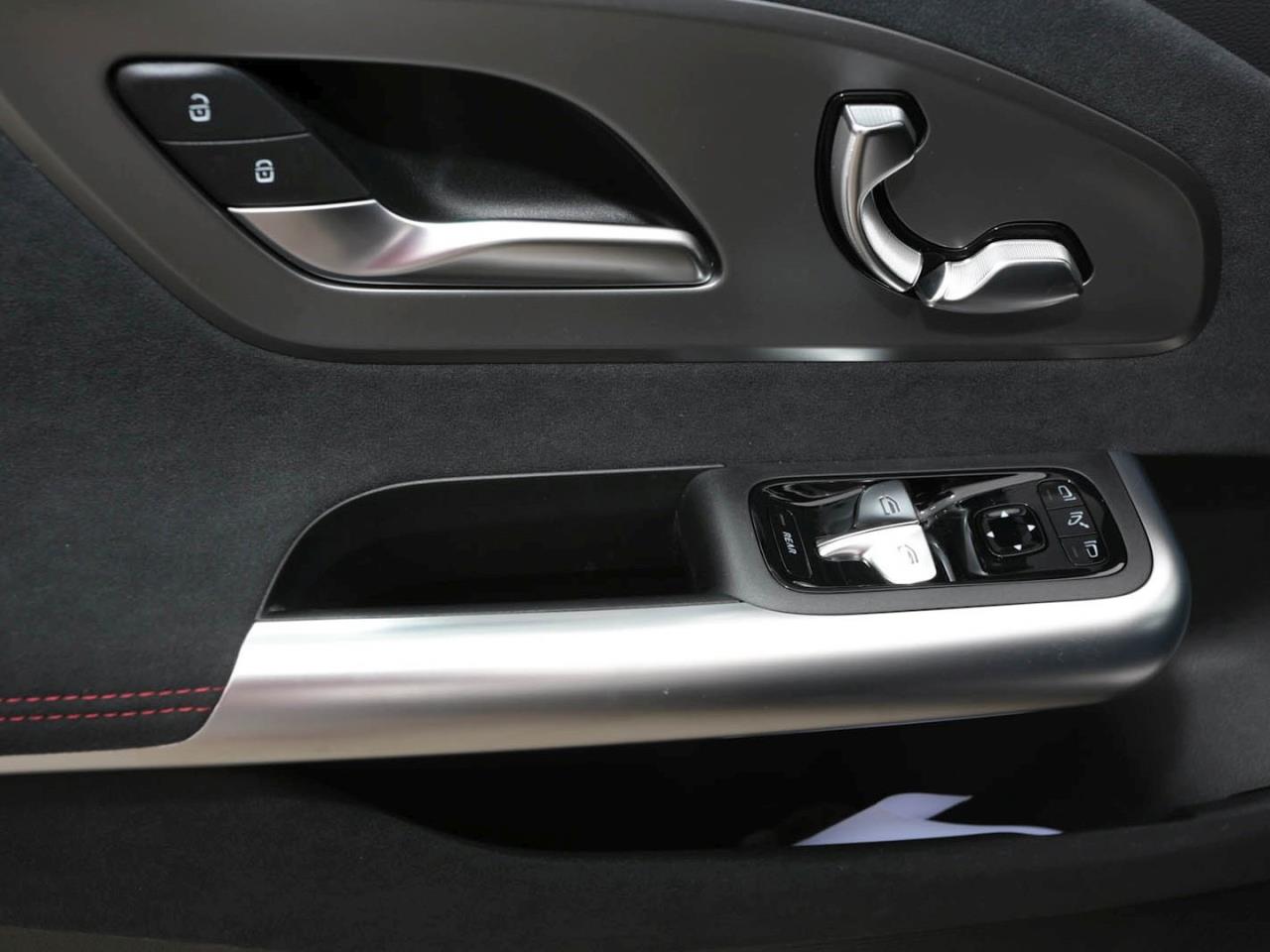 Mercedes-Benz CLA 350 4MATIC  AMG Night Navi Panorama HUD AHK