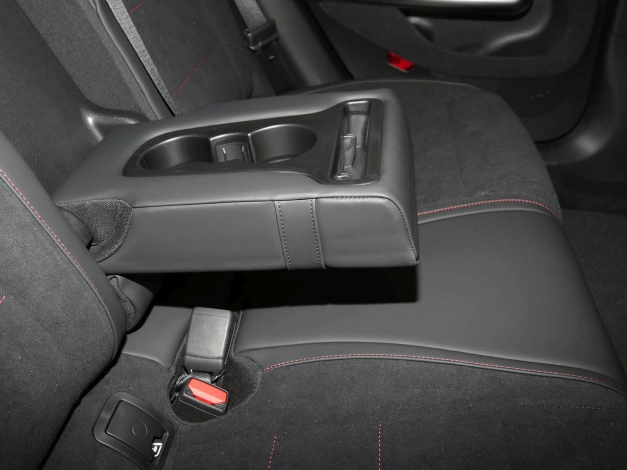 Mercedes-Benz CLA 350 4MATIC  AMG Night Navi Panorama HUD AHK