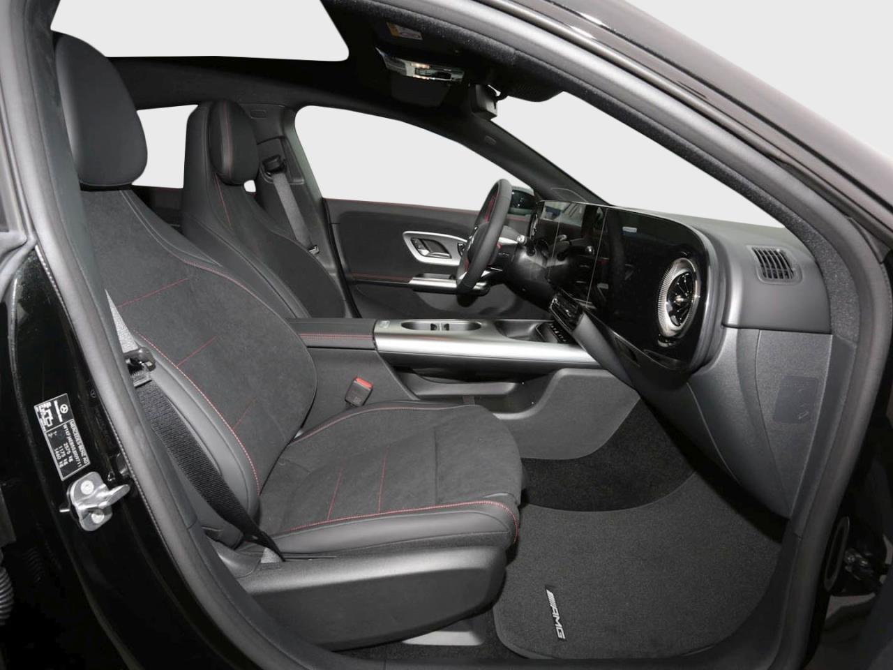 Mercedes-Benz CLA 350 4MATIC  AMG Night Navi Panorama HUD AHK