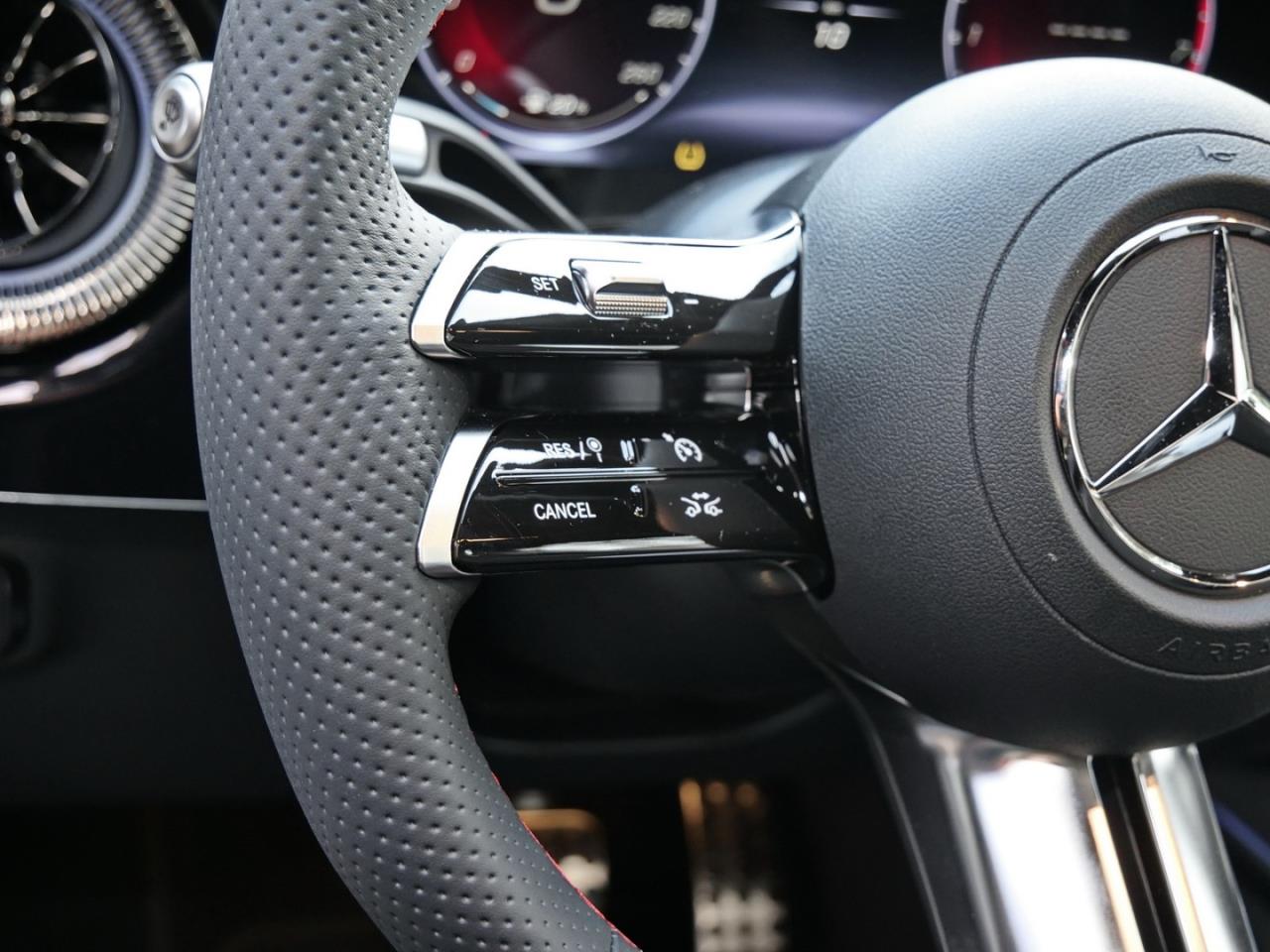 Mercedes-Benz CLA 200 4MATIC AMG Night Panorama Distronic