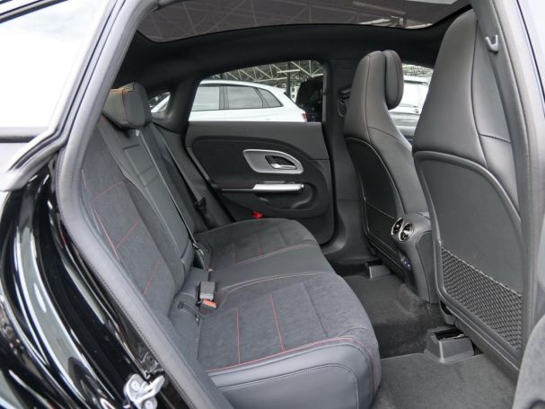 Mercedes-Benz CLA 200 4MATIC AMG Night Panorama Distronic