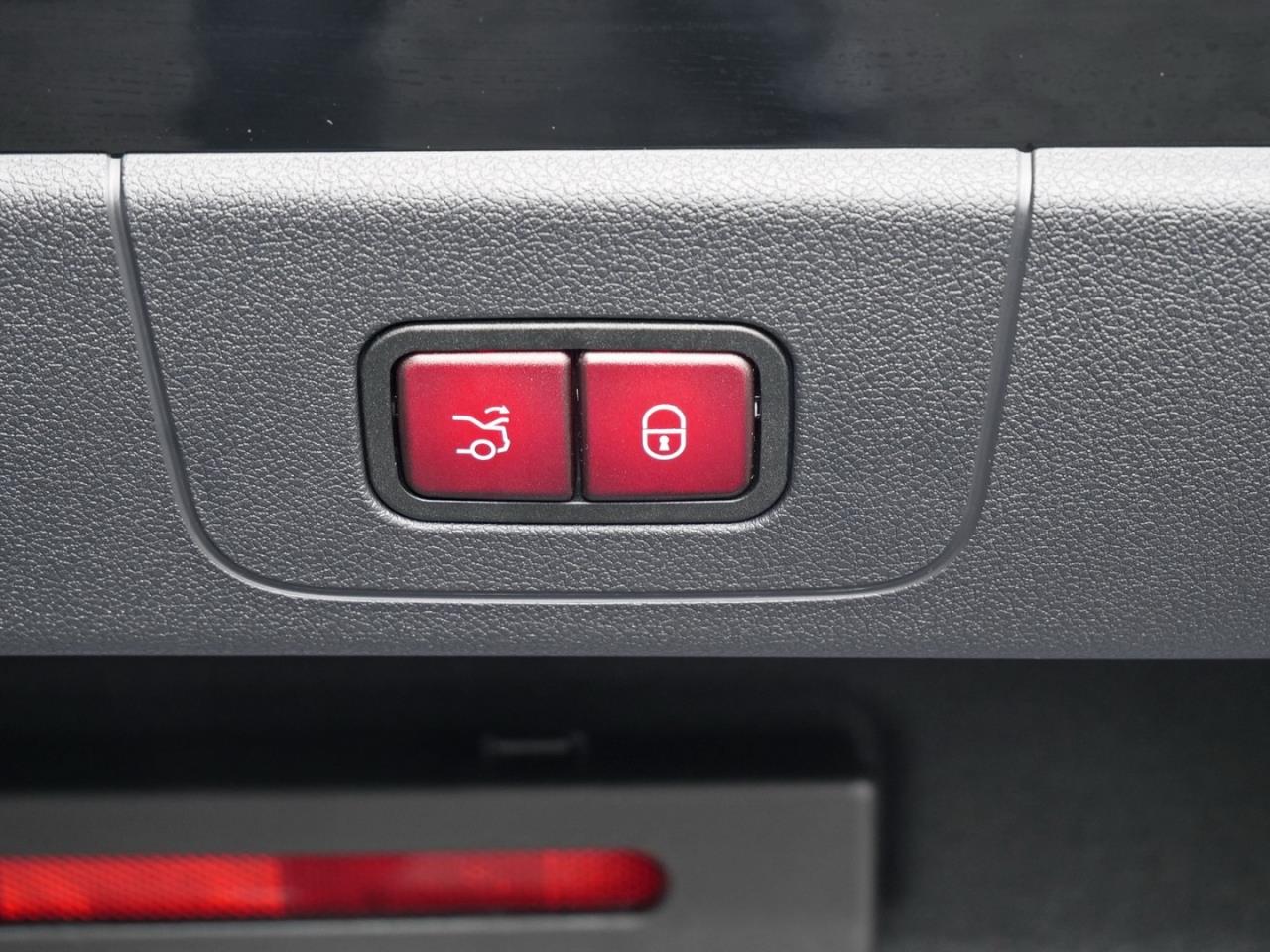 Mercedes-Benz CLA 200 4MATIC AMG Night Panorama Distronic