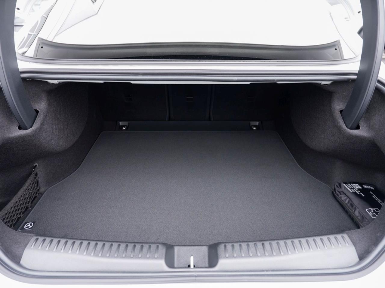 Mercedes-Benz CLA 200 AMG Night Panorama Kamera AHK SpurhalteP