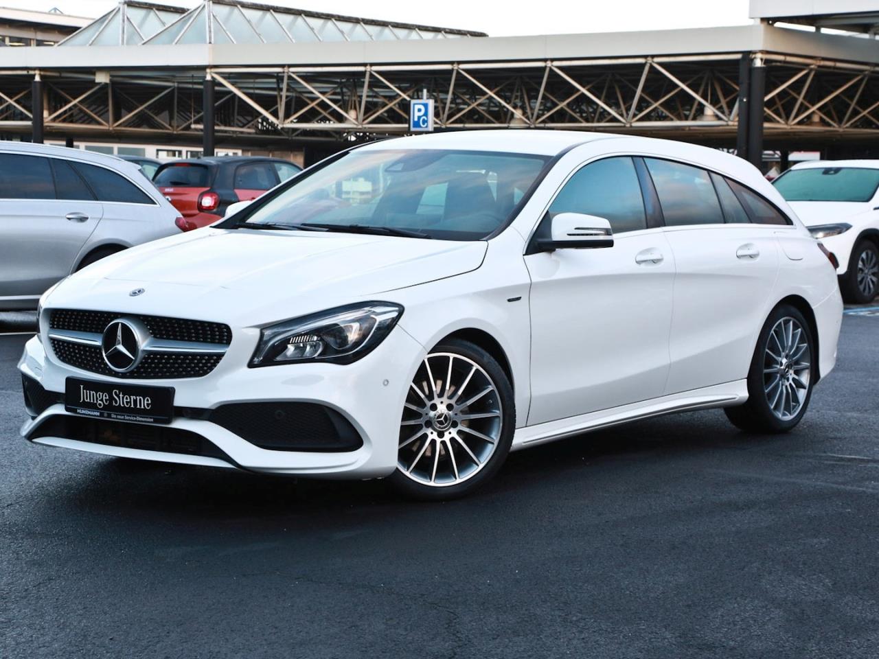 Mercedes-Benz CLA 220 d SB AMG Urban Navi LED Rückfahrkamera Mercedes-Benz CLA 220 d SB AMG Urban Navi LED Rückfahrkamera