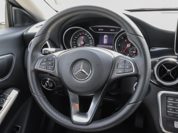 Mercedes-Benz CLA 200 d SB Navigation LED Kamera DAB ParkPilot