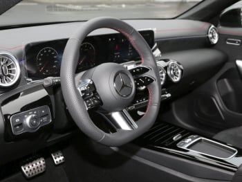 Mercedes-Benz CLA 180 d Shooting Brake AMG MBUX Navi Distronic