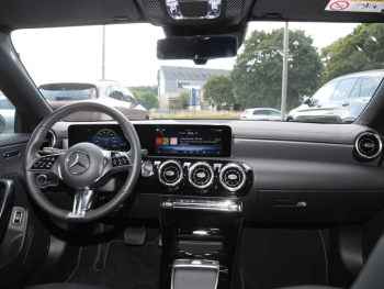 Mercedes-Benz CLA 180 SB Progressive Advanced MBUX Navi Kamera