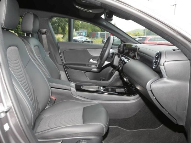 Mercedes-Benz CLA 180 SB Progressive Advanced MBUX Navi Kamera Mercedes-Benz CLA 180 SB Progressive Advanced MBUX Navi Kamera