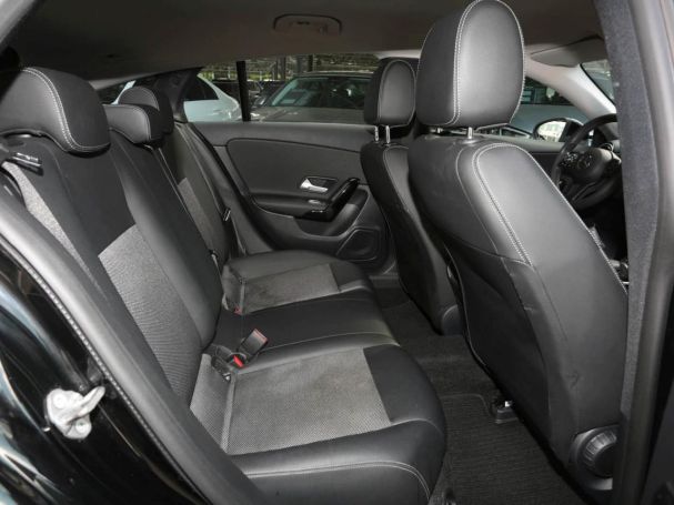 Mercedes-Benz CLA 180 SB MBUX Navi SpurH SHZ Business-Paket Mercedes-Benz CLA 180 SB MBUX Navi SpurH SHZ Business-Paket