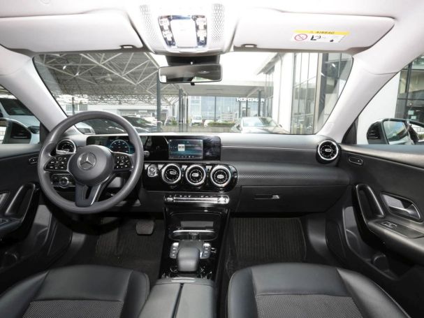 Mercedes-Benz CLA 180 SB MBUX Navi SpurH SHZ Business-Paket Mercedes-Benz CLA 180 SB MBUX Navi SpurH SHZ Business-Paket