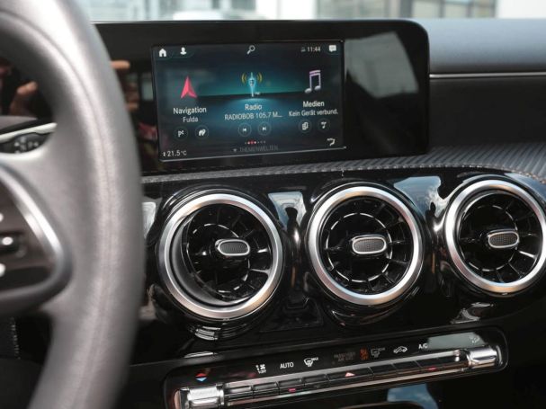 Mercedes-Benz CLA 180 SB MBUX Navi SpurH SHZ Business-Paket Mercedes-Benz CLA 180 SB MBUX Navi SpurH SHZ Business-Paket
