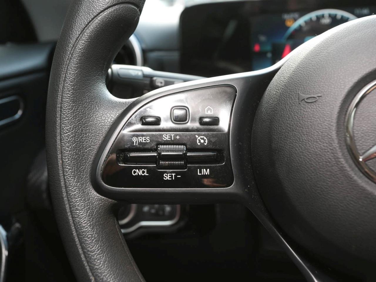 Mercedes-Benz CLA 180 SB MBUX Navi SpurH SHZ Business-Paket