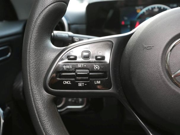 Mercedes-Benz CLA 180 SB MBUX Navi SpurH SHZ Business-Paket Mercedes-Benz CLA 180 SB MBUX Navi SpurH SHZ Business-Paket