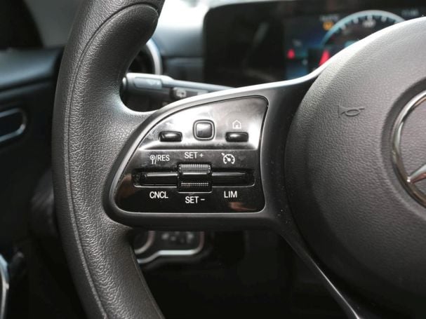 Mercedes-Benz CLA 180 SB MBUX Navi SpurH SHZ Business-Paket