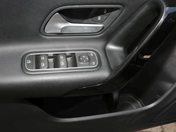 Mercedes-Benz CLA 180 SB MBUX Navi SpurH SHZ Business-Paket
