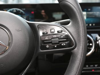 Mercedes-Benz CLA 180 SB MBUX Navi SpurH SHZ Business-Paket