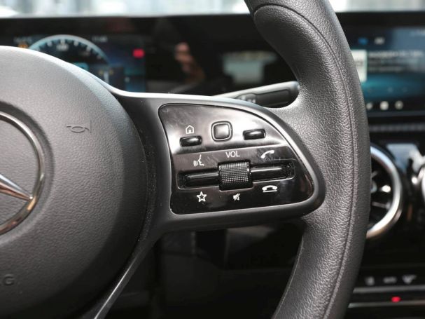 Mercedes-Benz CLA 180 SB MBUX Navi SpurH SHZ Business-Paket Mercedes-Benz CLA 180 SB MBUX Navi SpurH SHZ Business-Paket