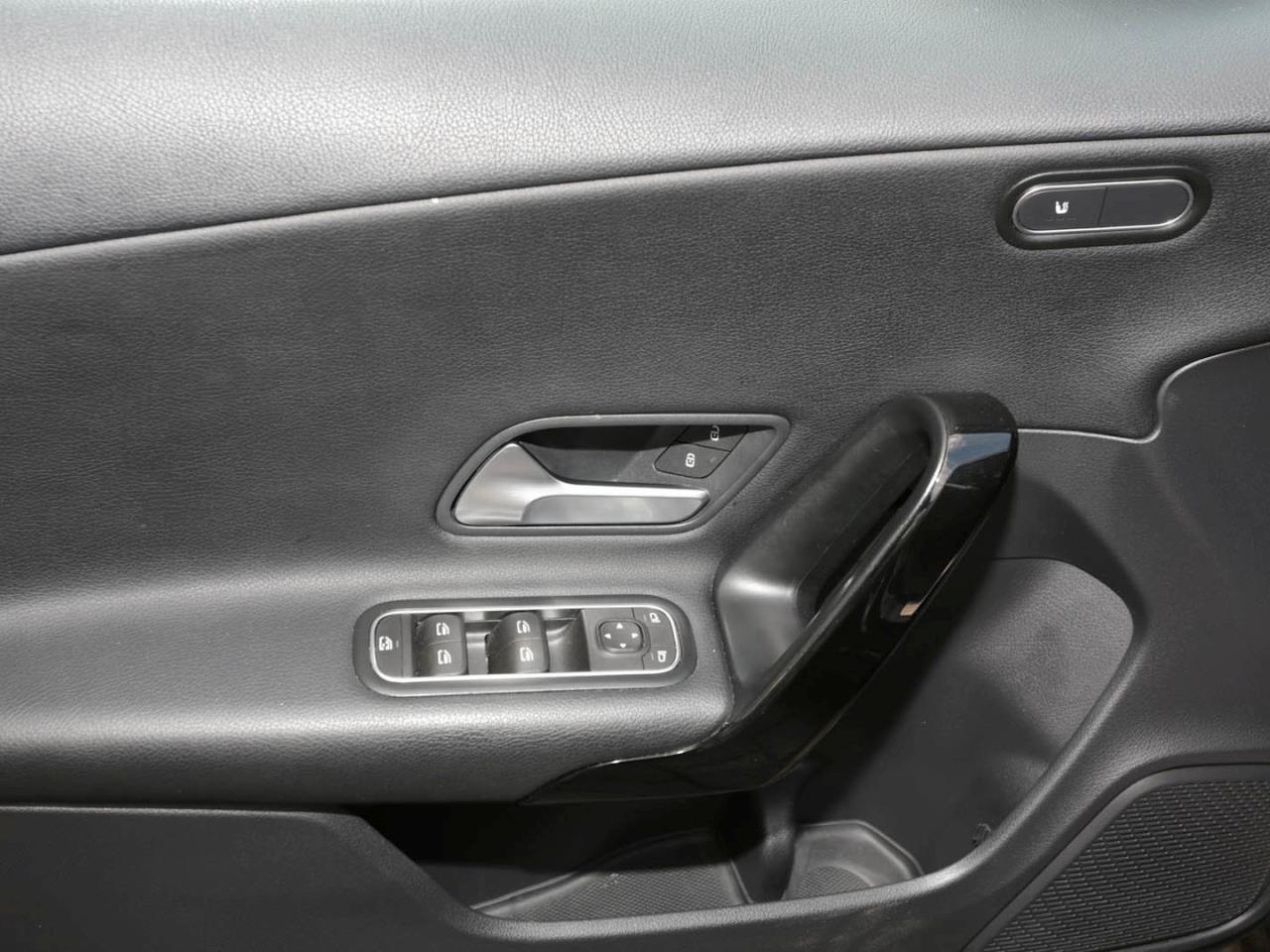 Mercedes-Benz CLA 180 SB MBUX Navi SpurH SHZ Business-Paket