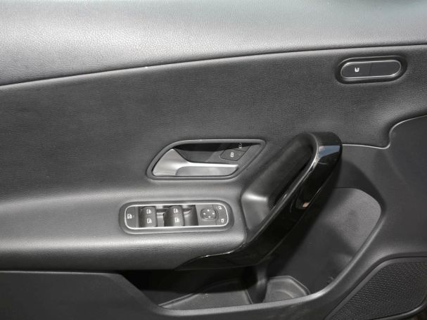 Mercedes-Benz CLA 180 SB MBUX Navi SpurH SHZ Business-Paket Mercedes-Benz CLA 180 SB MBUX Navi SpurH SHZ Business-Paket