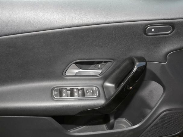 Mercedes-Benz CLA 180 SB MBUX Navi SpurH SHZ Business-Paket