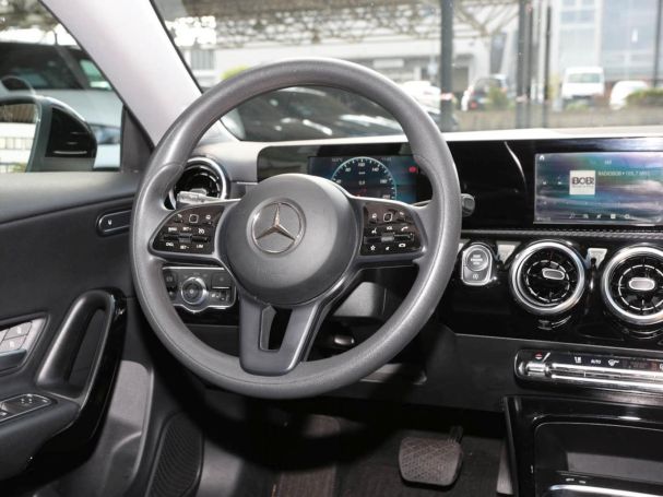 Mercedes-Benz CLA 180 SB MBUX Navi SpurH SHZ Business-Paket Mercedes-Benz CLA 180 SB MBUX Navi SpurH SHZ Business-Paket