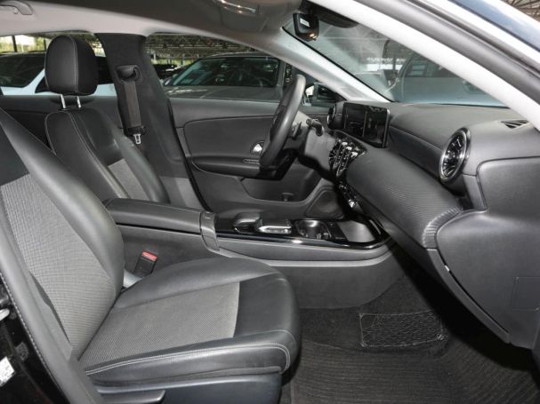 Mercedes-Benz CLA 180 SB MBUX Navi SpurH SHZ Business-Paket Mercedes-Benz CLA 180 SB MBUX Navi SpurH SHZ Business-Paket