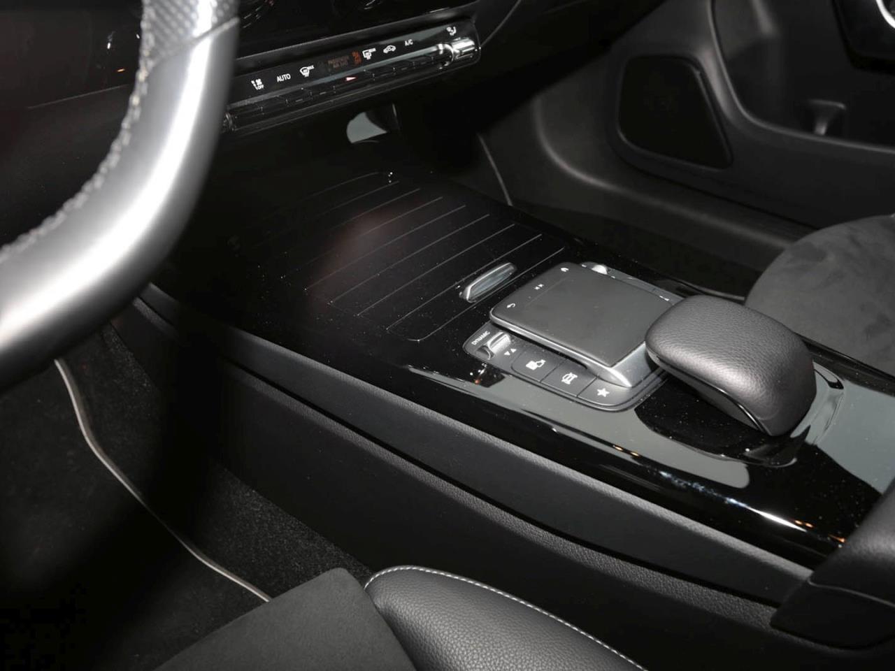 Mercedes-Benz CLA 180 SB AMG Night MBUX Navi Panorama Kamera