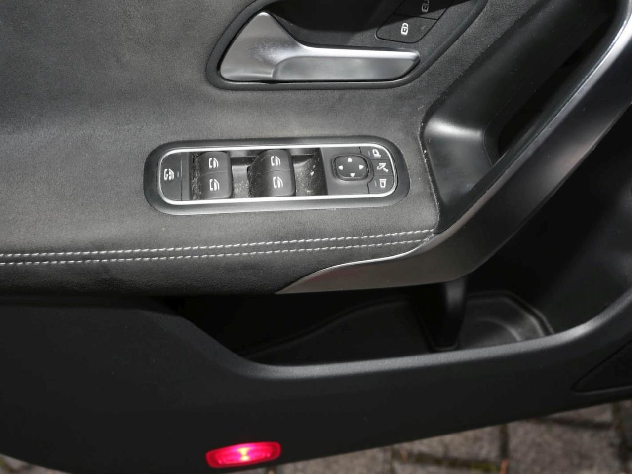 Mercedes-Benz CLA 180 SB AMG Night MBUX Navi Panorama Kamera