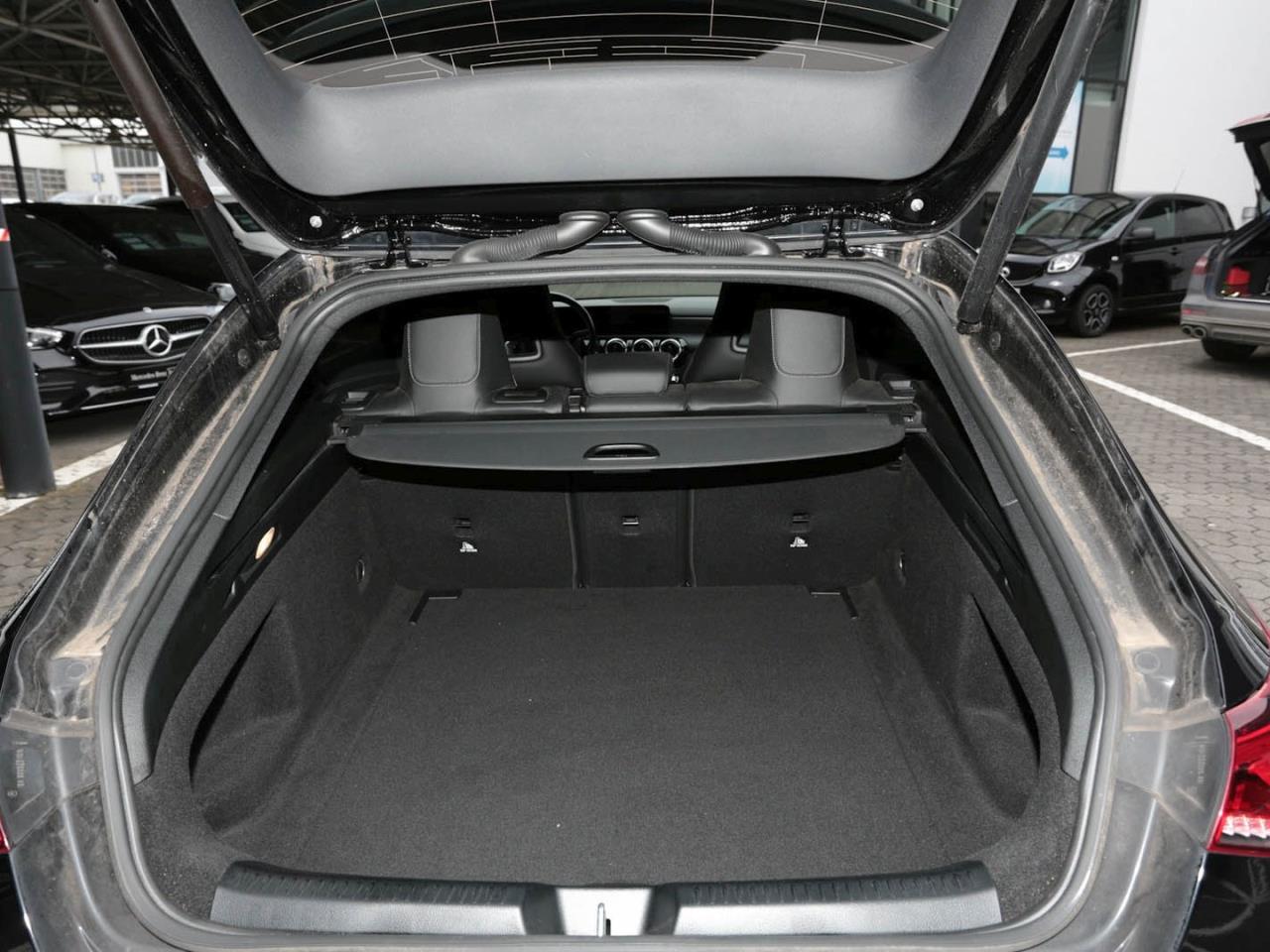 Mercedes-Benz CLA 180 SB AMG Night MBUX Navi Panorama Kamera