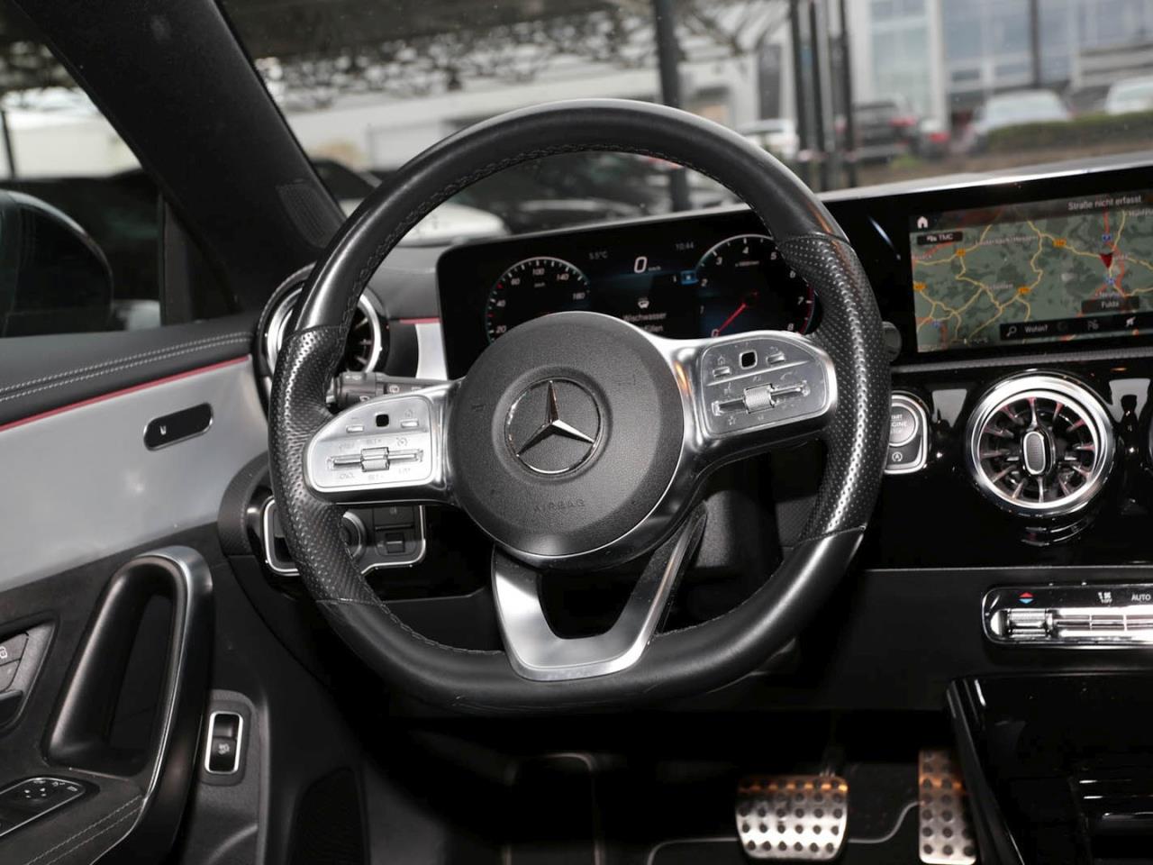 Mercedes-Benz CLA 180 SB AMG Night MBUX Navi Panorama Kamera