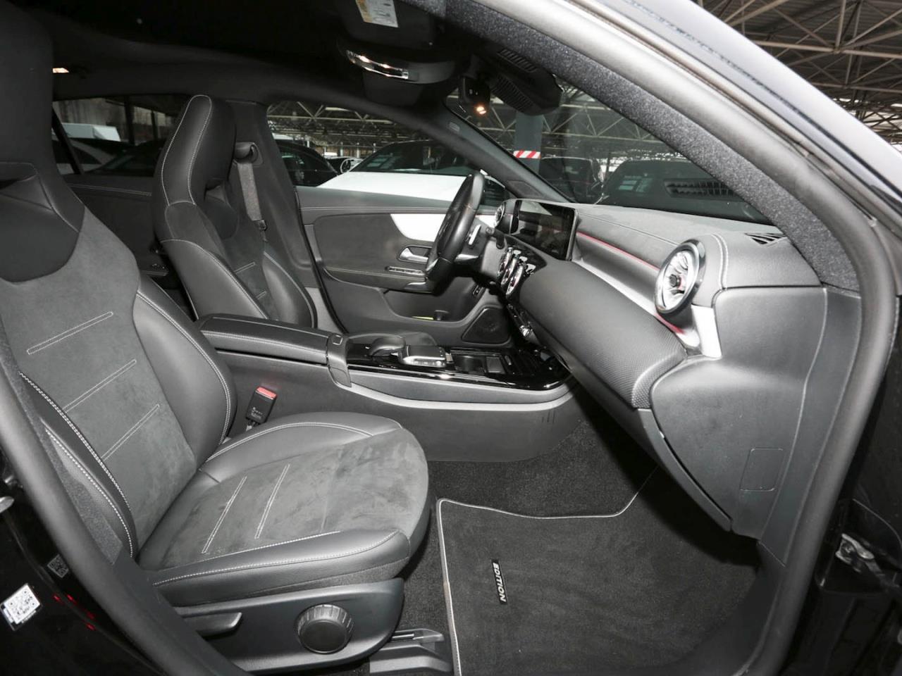 Mercedes-Benz CLA 180 SB AMG Night MBUX Navi Panorama Kamera