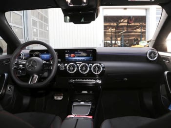 Mercedes-Benz CLA 180 Shooting Brake AMG MBUX Navi Distronic