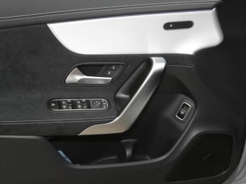 Mercedes-Benz CLA 180 Shooting Brake AMG Night MBUX Navi 360°