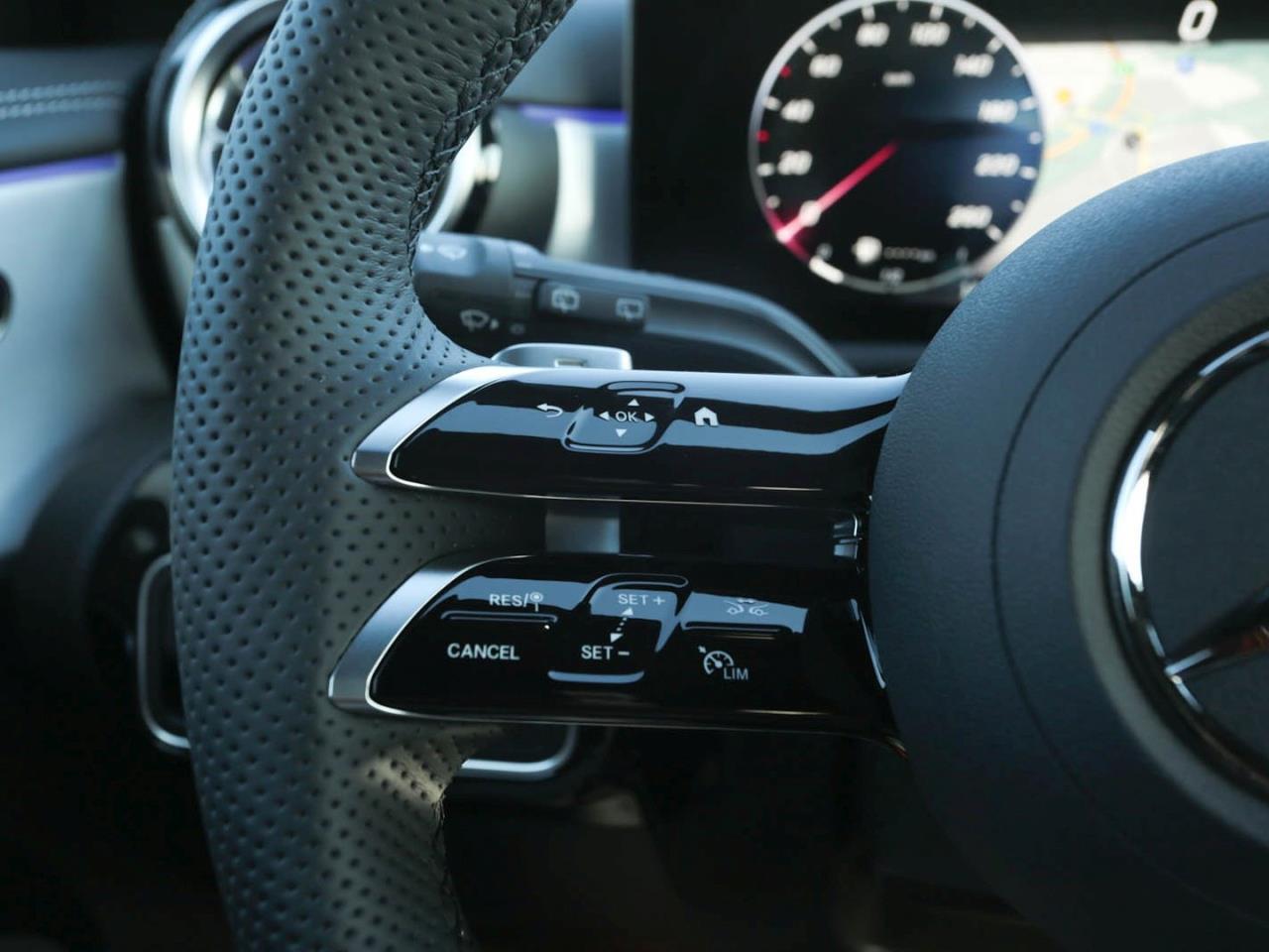 Mercedes-Benz CLA 180 Shooting Brake AMG Night Kamera AHK