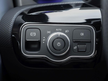 Mercedes-Benz CLA 180 Shooting Brake AMG Night Distronic Kamera