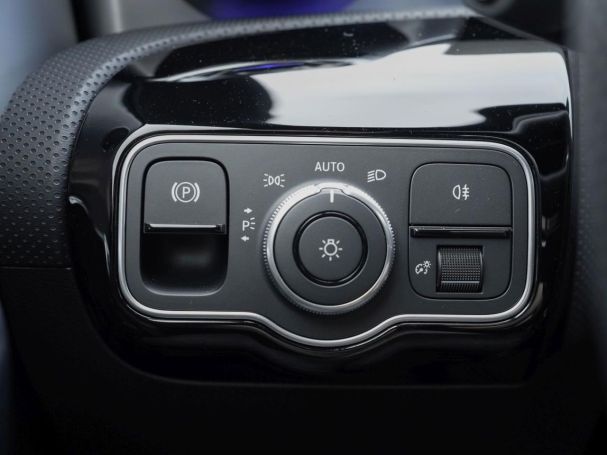 Mercedes-Benz CLA 180 Shooting Brake AMG Night Distronic Kamera