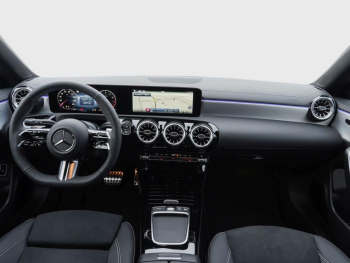 Mercedes-Benz CLA 180 Shooting Brake AMG Night Distronic Kamera
