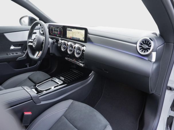 Mercedes-Benz CLA 180 Shooting Brake AMG Night Distronic Kamera