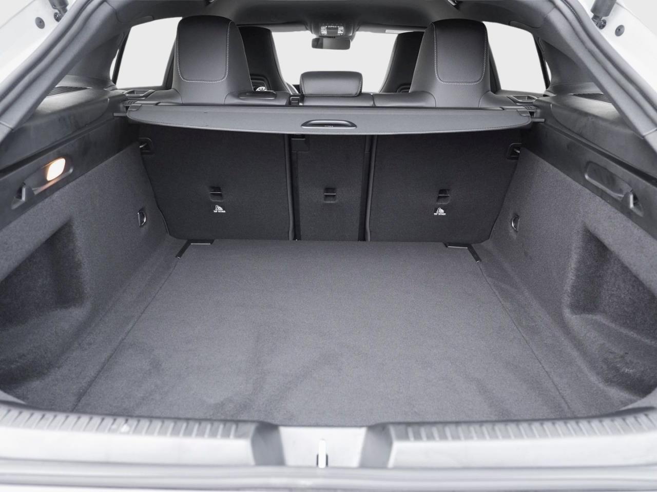 Mercedes-Benz CLA 180 Shooting Brake AMG Night Distronic Kamera