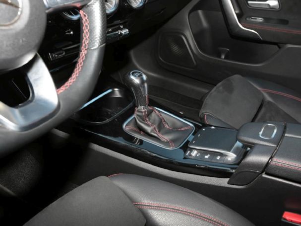 Mercedes-Benz CLA 200 d SB AMG Night MBUX Navi LED Kamera Mercedes-Benz CLA 200 d SB AMG Night MBUX Navi LED Kamera