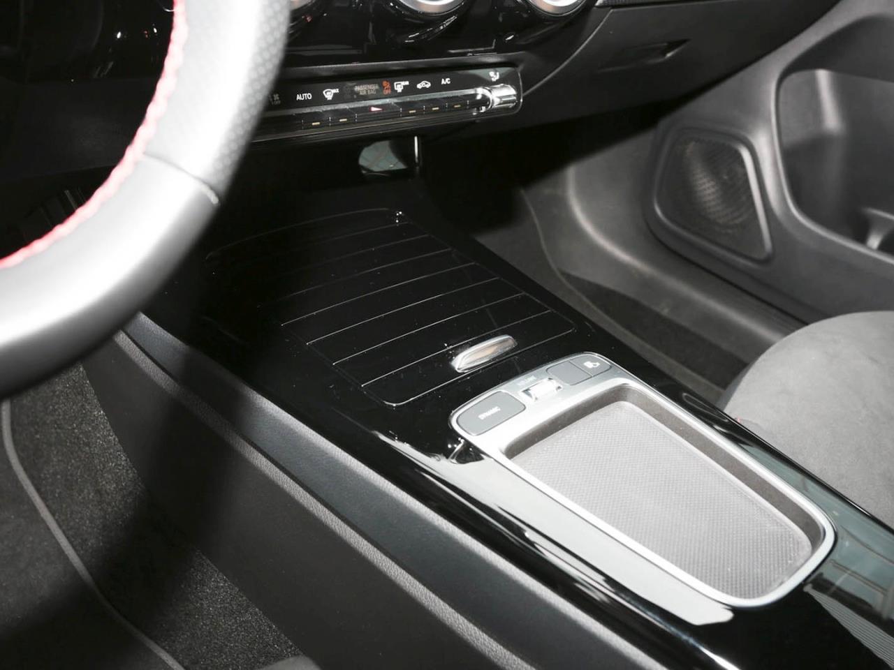 Mercedes-Benz CLA 200 d SB AMG MBUXNavi-Prem. Kamera EasyPack