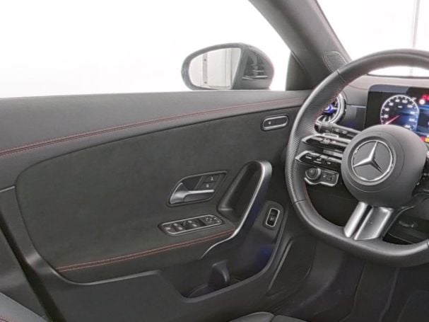 Mercedes-Benz CLA 200 d SB AMG MBUXNavi-Prem. Kamera EasyPack Mercedes-Benz CLA 200 d SB AMG MBUXNavi-Prem. Kamera EasyPack