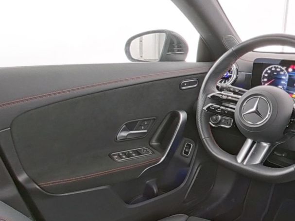Mercedes-Benz CLA 200 d SB AMG MBUXNavi-Prem. Kamera EasyPack Mercedes-Benz CLA 200 d SB AMG MBUXNavi-Prem. Kamera EasyPack