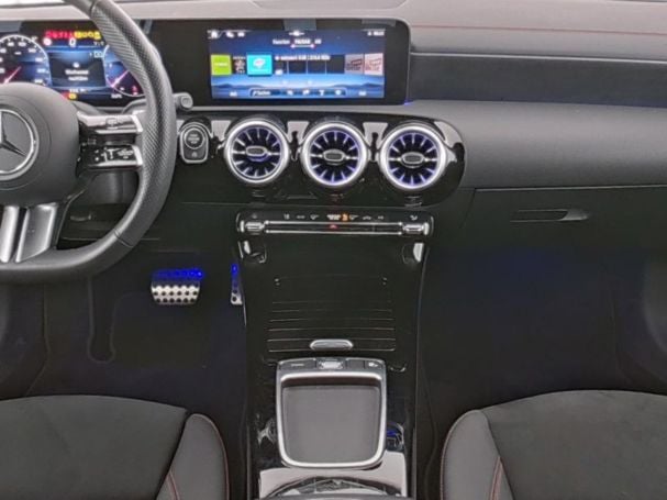 Mercedes-Benz CLA 200 d SB AMG MBUXNavi-Prem. Kamera EasyPack Mercedes-Benz CLA 200 d SB AMG MBUXNavi-Prem. Kamera EasyPack
