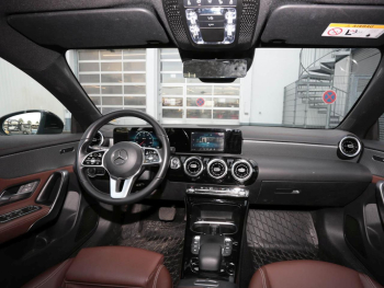 Mercedes-Benz CLA 200 d SB Progressive MBUX Navi Distronic
