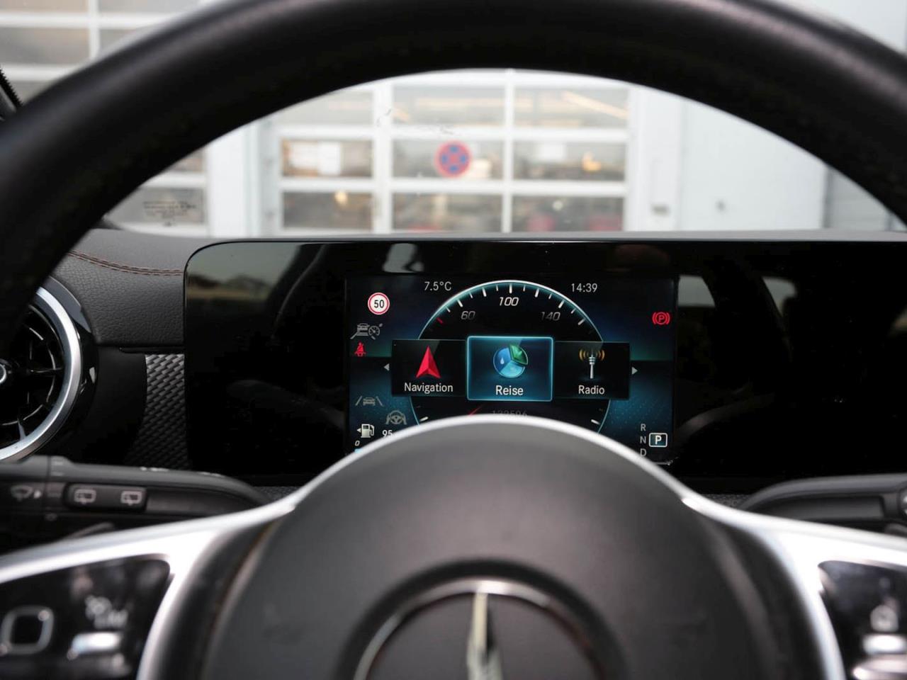 Mercedes-Benz CLA 200 d SB Progressive MBUX Navi Distronic